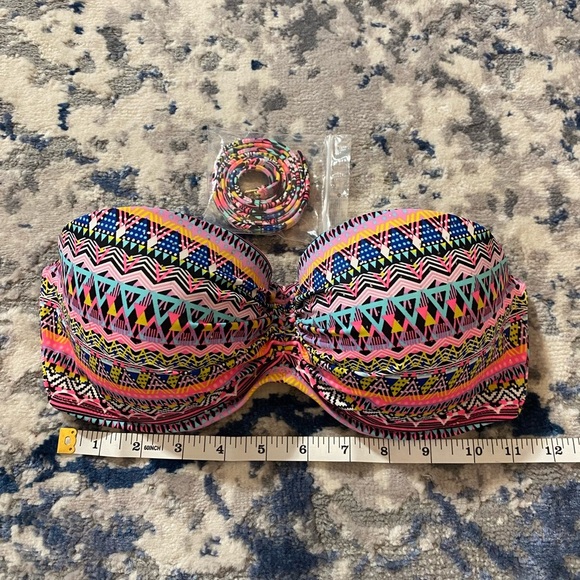 Colorful Geometric Strapless Bikini Top - Picture 4 of 5